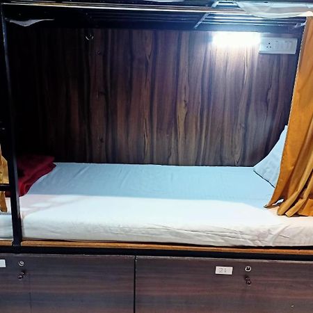 Golden View Dormitory Hotell Mumbai Eksteriør bilde