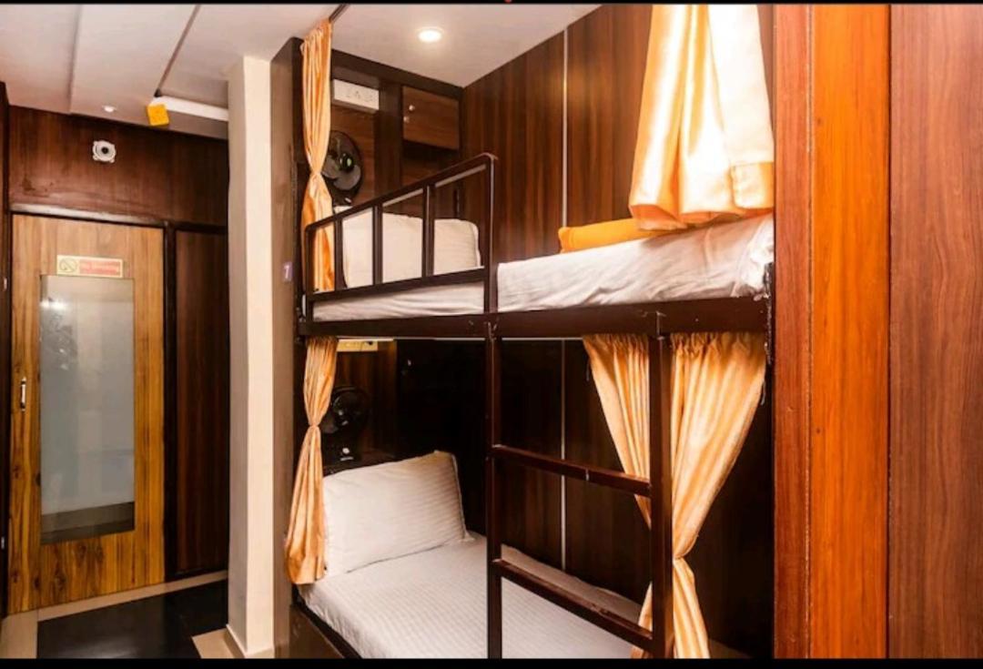 Golden View Dormitory Hotell Mumbai Eksteriør bilde