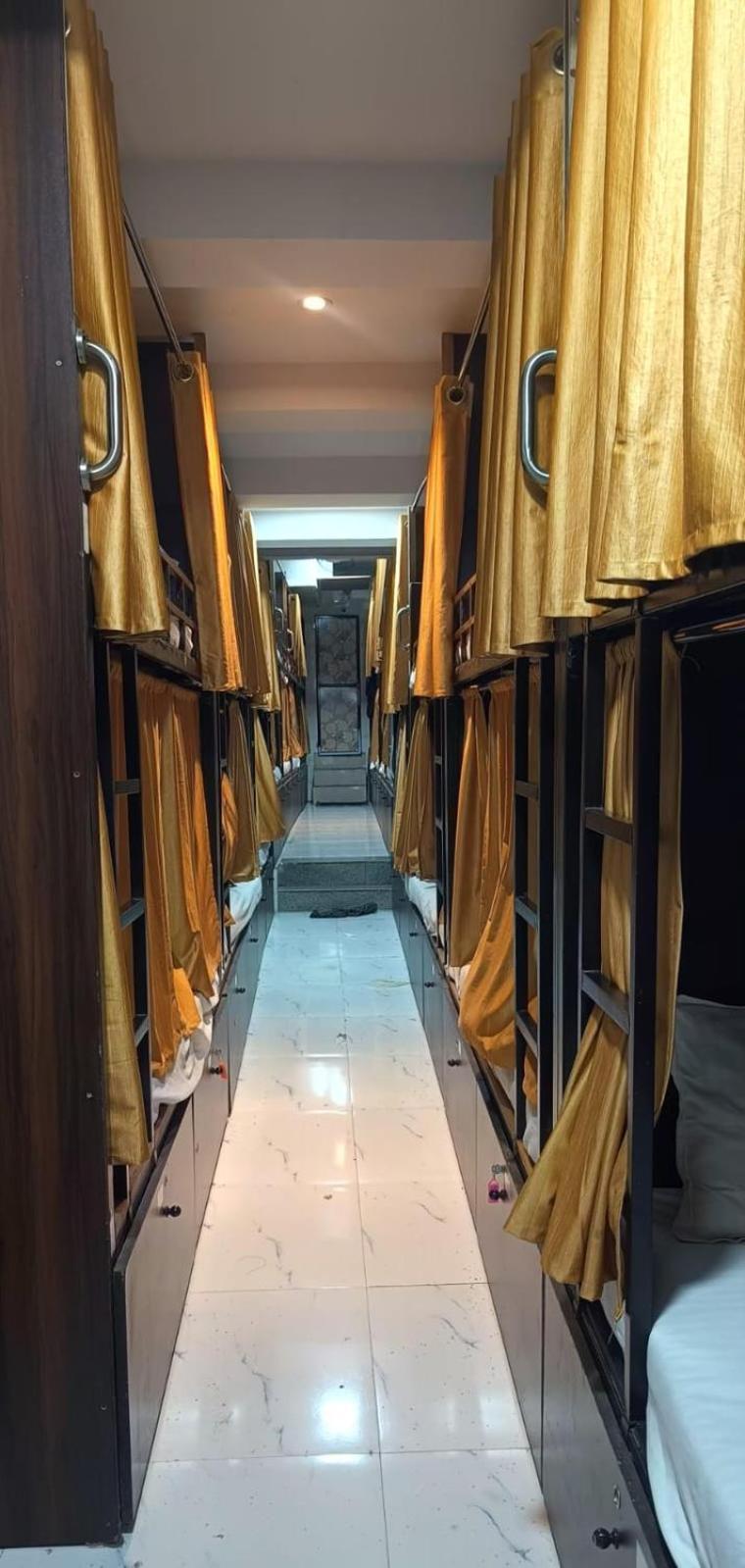 Golden View Dormitory Hotell Mumbai Eksteriør bilde